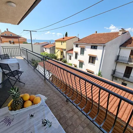 Fuer 5 Personen Mit Balkon By Interhome Lejlighed Crikvenica