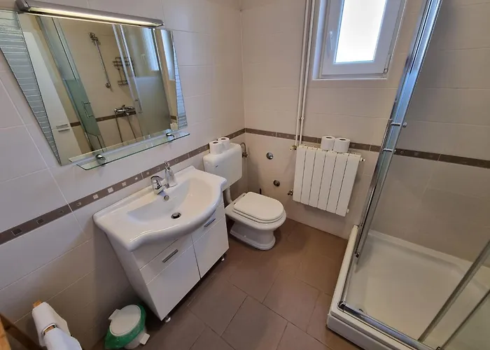 Apartment Fuer 5 Personen Mit Balkon By Interhome Crikvenica
