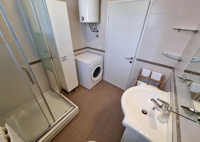 Fuer 5 Personen Mit Balkon By Interhome * Crikvenica